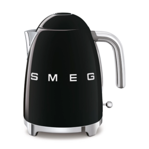 غلاية مياه كهربائية ديجيتال سميج 1.7 لتر (Smeg Kettle Black) | أيقونة الفخامة الإيطالية في ركن القهوة الخاص بك KLF03BL